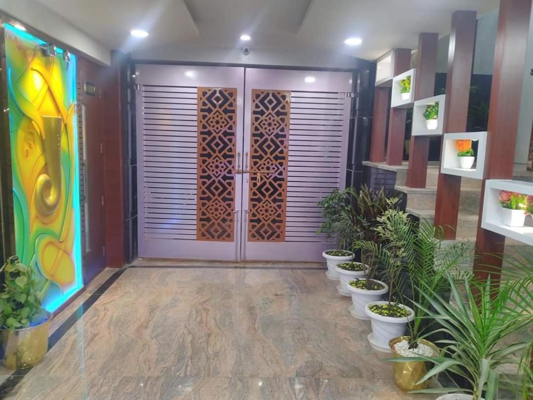 Hotel Sjr Varanasi Ngoại thất bức ảnh
